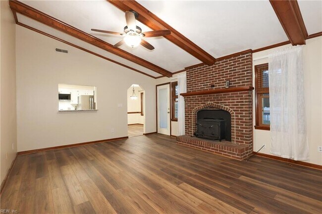 Building Photo - 1008 Hollins College Ct