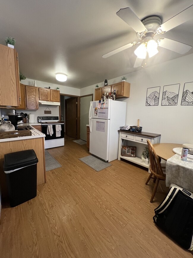 Building Photo - 2550 New Pine Dr