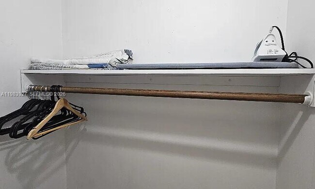 Building Photo - 100 Lincoln Rd