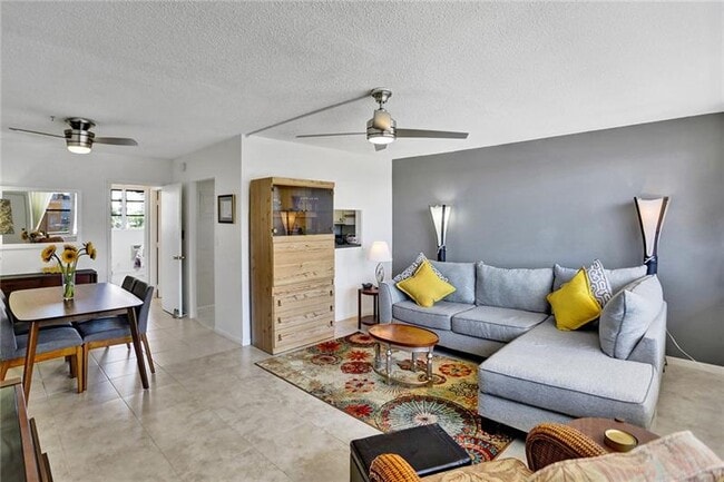 Building Photo - 101 N Birch Rd