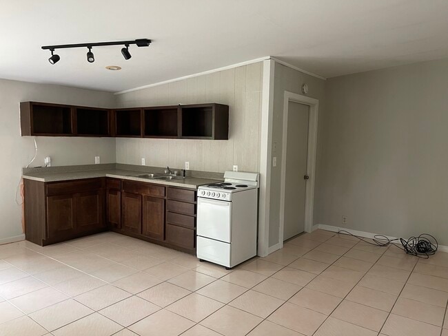 Building Photo - 118 Elles Ave