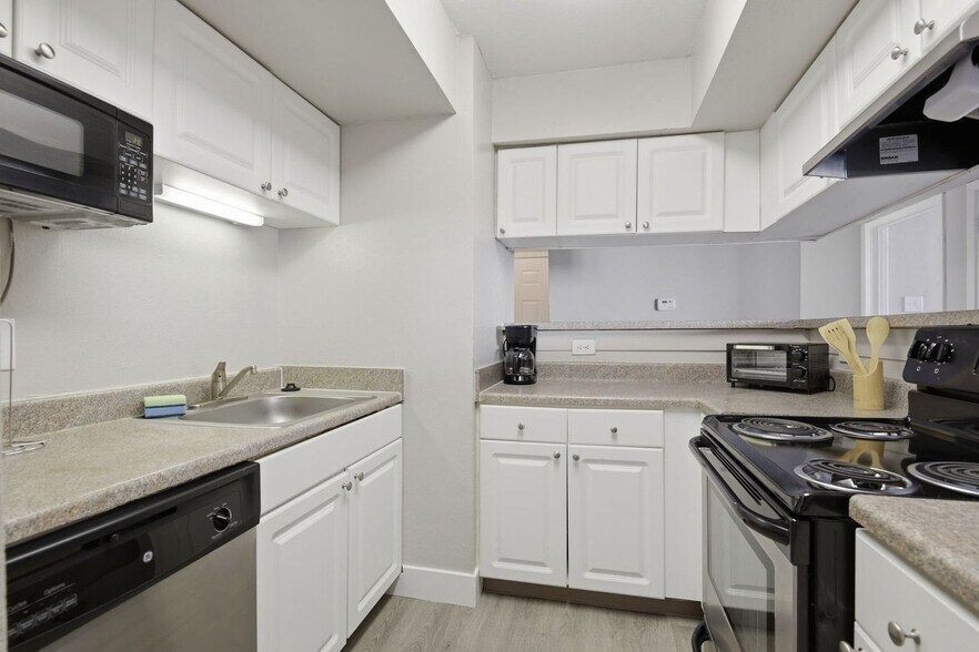 Building Photo - 4040 Presidential Blvd
