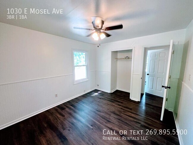 Building Photo - 1030 E Mosel Ave