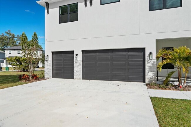 Building Photo - 4009 W Euclid Ave