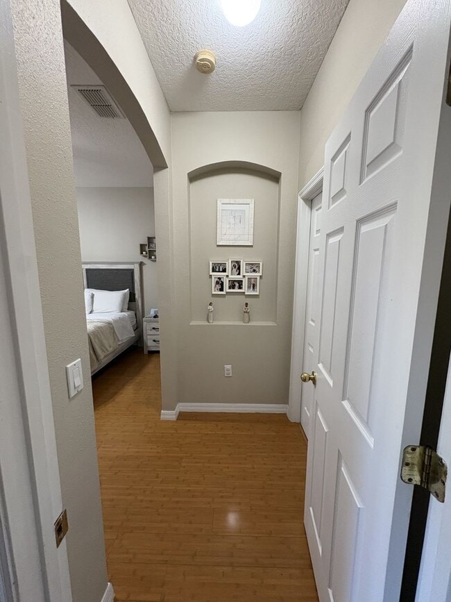 Building Photo - Florida Living Starts Here — Gated, Single-Story, Move-In Ready May 1!