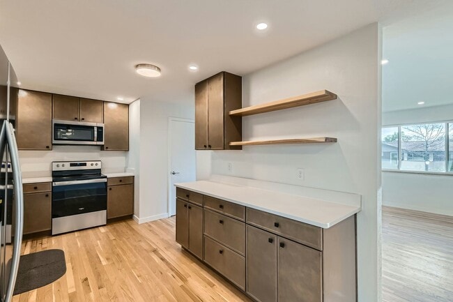 Building Photo - 1430 Lashley St