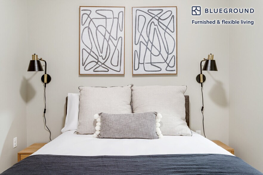 Building Photo - 1011 4th St NW