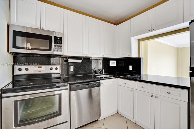 Building Photo - 1455 N Treasure Dr