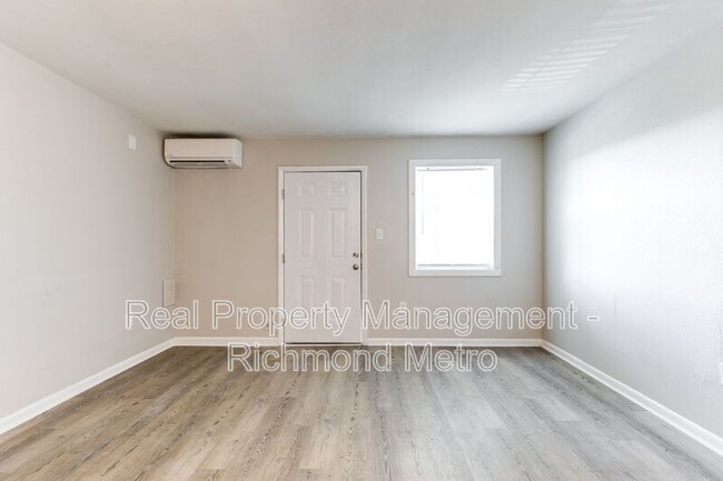 Building Photo - 37 Labrook Dr