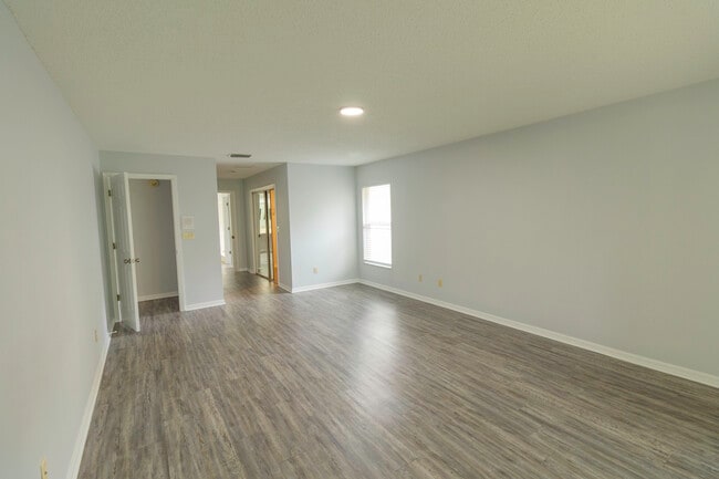 Building Photo - 2536 Mason Oaks Dr