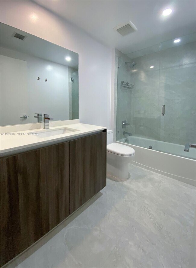 Building Photo - 488 NE 18th St