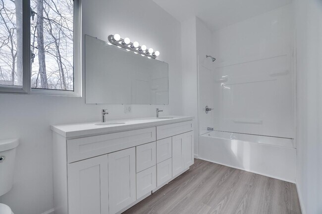 Building Photo - 9161 Brandywine Dr