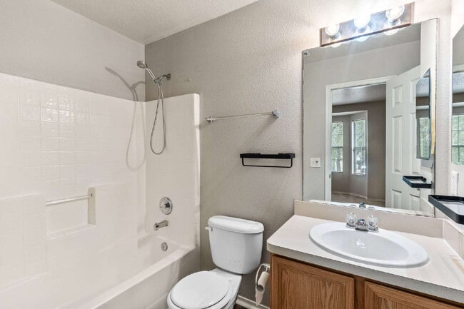 Building Photo - 16802 Pine Castle Dr