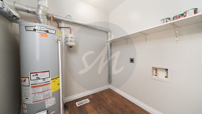 Building Photo - Charming Rancher in Stratmoor Valley