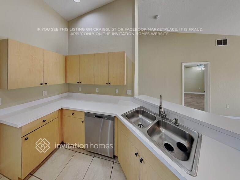 Building Photo - 441 Eagle Dr