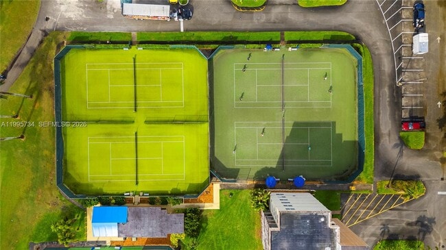 Building Photo - 9200 N Hollybrook Lake Dr