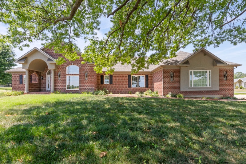 Primary Photo - 614 Poplar St
