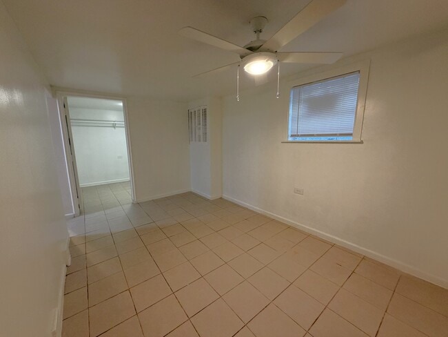 Building Photo - 5159 S Albany Ave