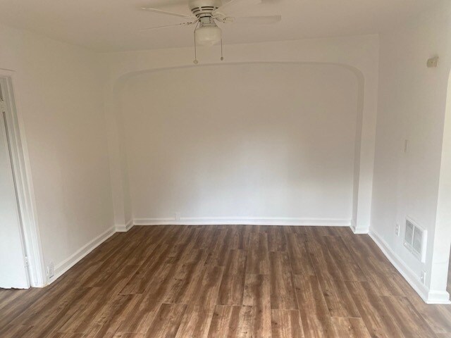 Building Photo - 3266 1/2 W Descanso Dr