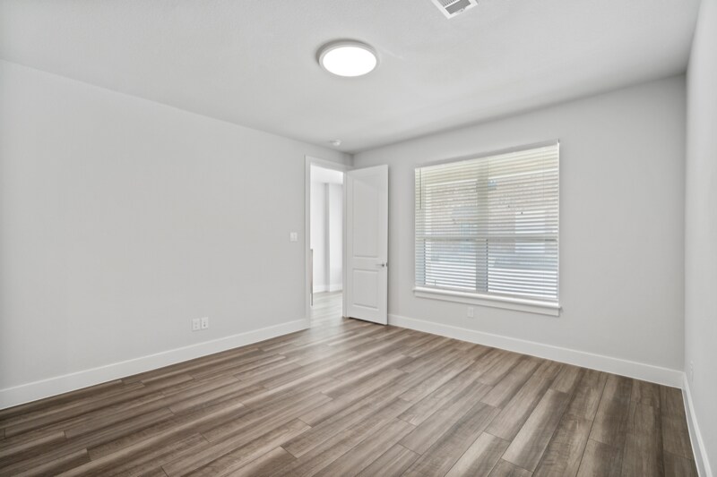 Building Photo - 8115 Bromley Dr