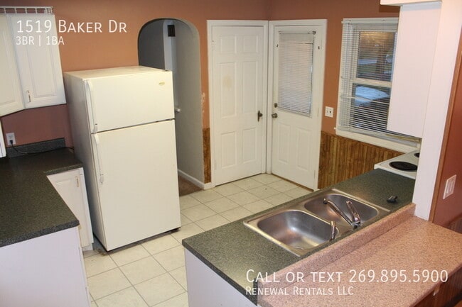 Building Photo - 1519 Baker Dr