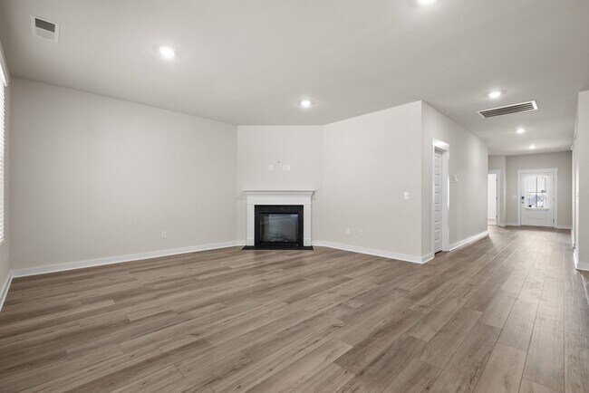 Building Photo - 1145 Ross Farms Blvd