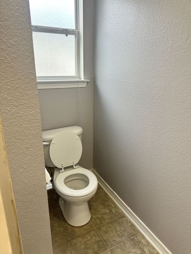 Building Photo - 3/2 Cottage in Maple Oaks Subdivision with garage