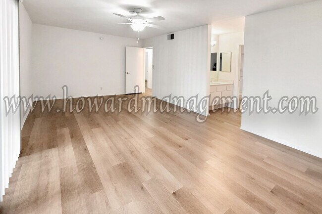 Building Photo - LAKE VIEW in LA! Majestic townhouse with high ceilings, three patios and lake view!