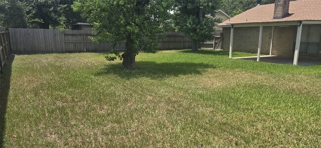 Building Photo - 15923 Boulder Oaks Dr