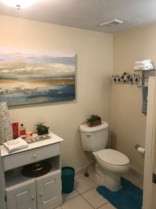 Building Photo - Ocean FRONT Studio! Amazing and must see! DEPOSIT-FREE Renting option thru OBLIGO! Deposit Altern...