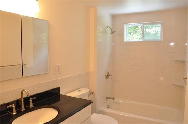 Building Photo - 11 Rockland Pl