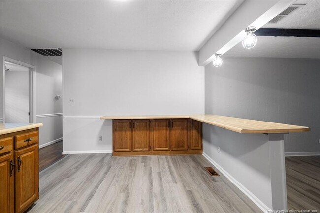 Building Photo - 508 Waterbury Dr