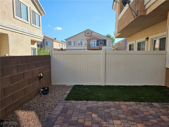 Building Photo - 5545 Dueces Wild Ct