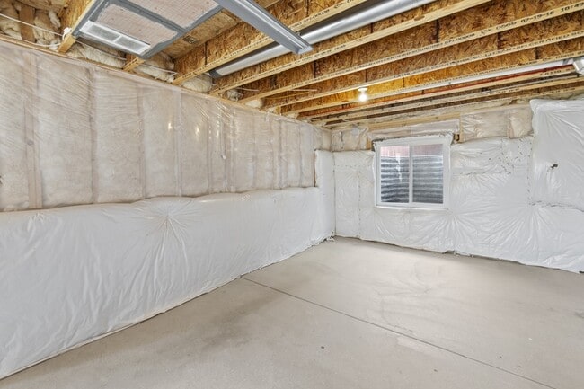 Building Photo - 9432 Beryl Dr