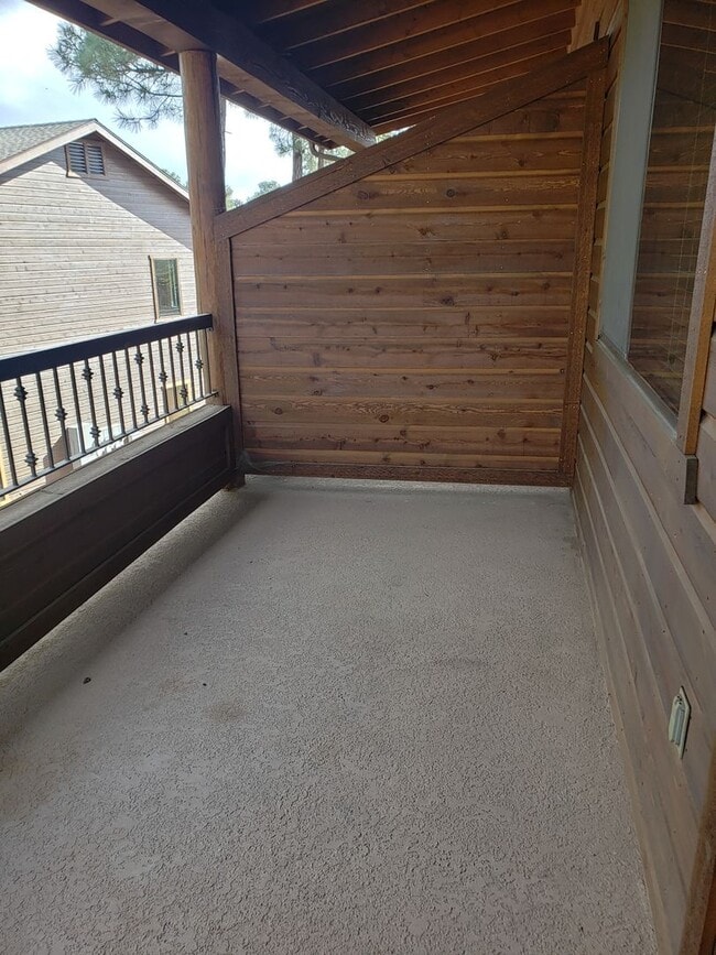 Building Photo - 200 E Malibu Dr