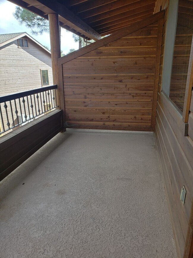 Building Photo - Bison Cove B6 - 2 Bed / 2 Bath Available