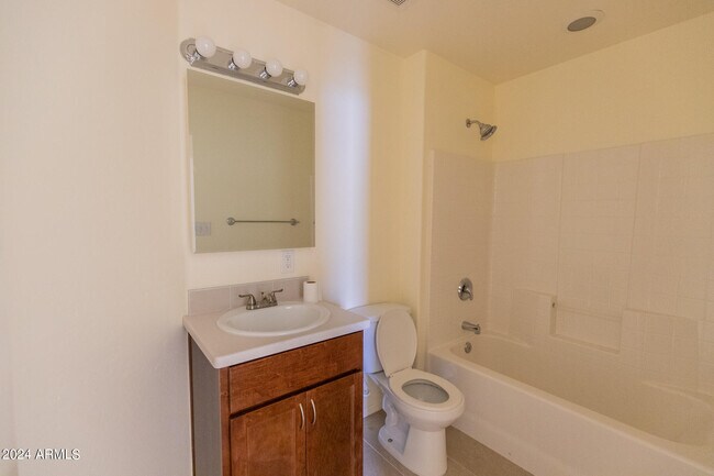 Building Photo - 9013 N 14th St