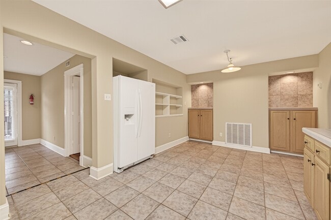 Building Photo - 1807 Crocker St