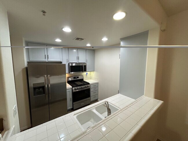 Building Photo - 12963 W Runway Rd