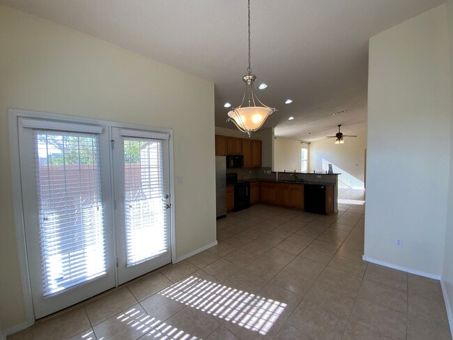 Building Photo - 4 Bedroom Single Story Home Available Near...