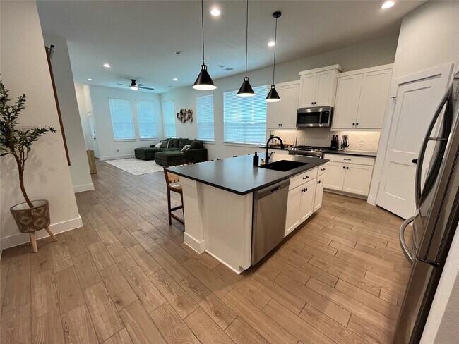 Building Photo - 177 Hidden Peak Dr