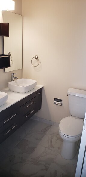 Building Photo - 9030 W Heathwood Cir