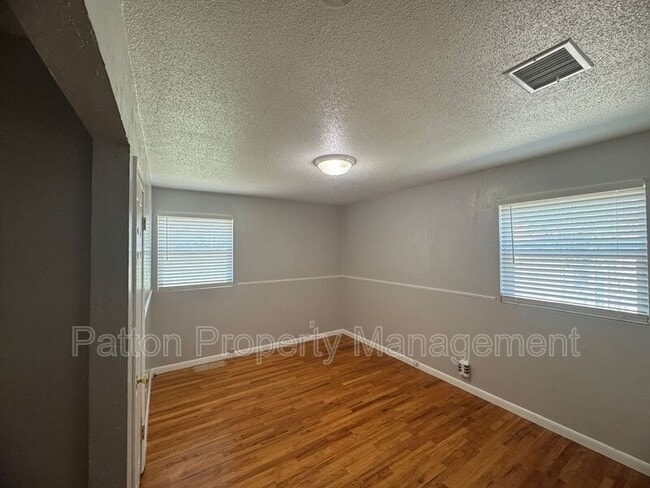 Building Photo - 5112 Arden Rd