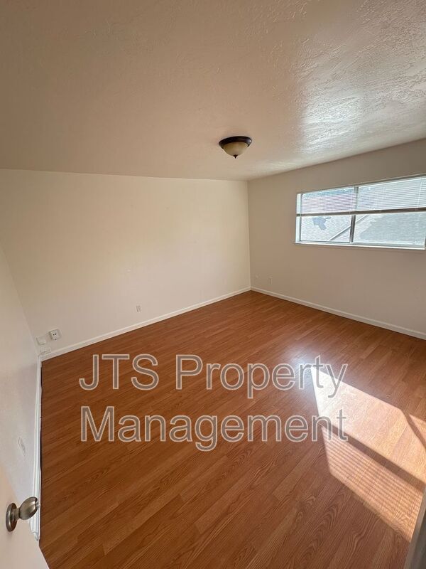 Building Photo - 2000 G St