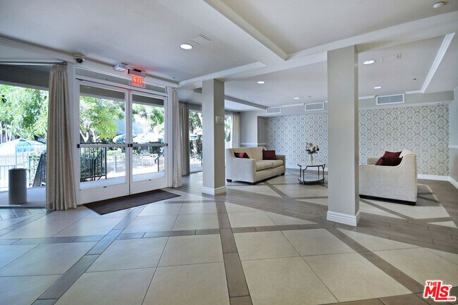 Building Photo - 4501 Cedros Ave