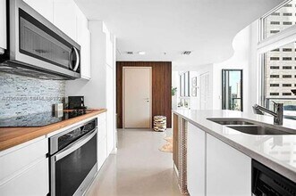 Building Photo - 300 S Biscayne Blvd
