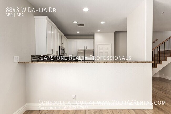 Building Photo - 8843 W Dahlia Dr