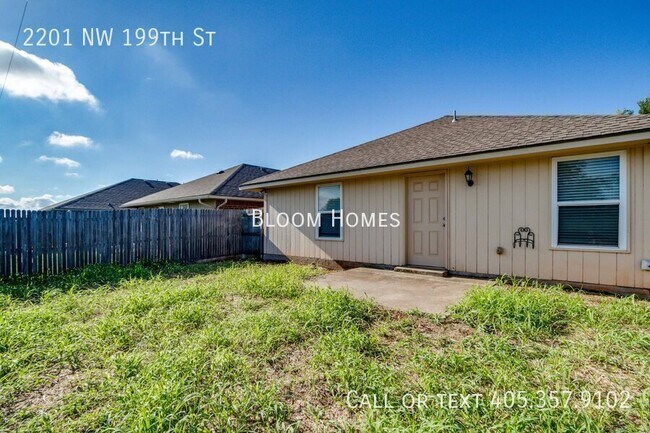 Building Photo - 2201 NW 199th St