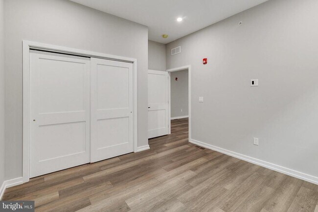 Building Photo - 752 S 16th St