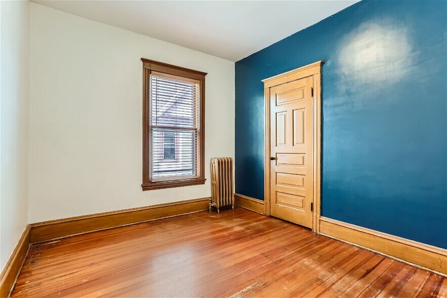 Building Photo - 1814 13th Ave S